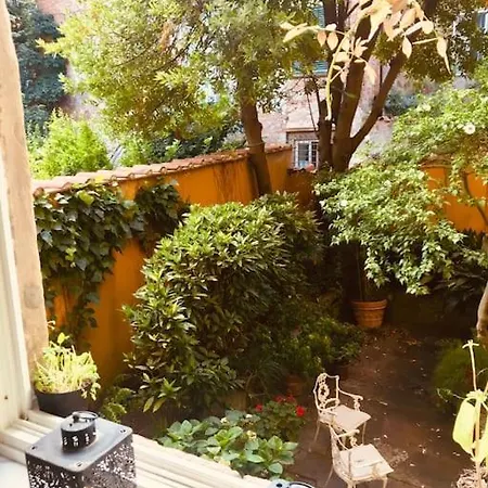 Authentic And Elegant Inside Historical Center Lucca