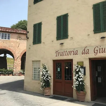 Authentic And Elegant Inside Historical Center Apartmán *